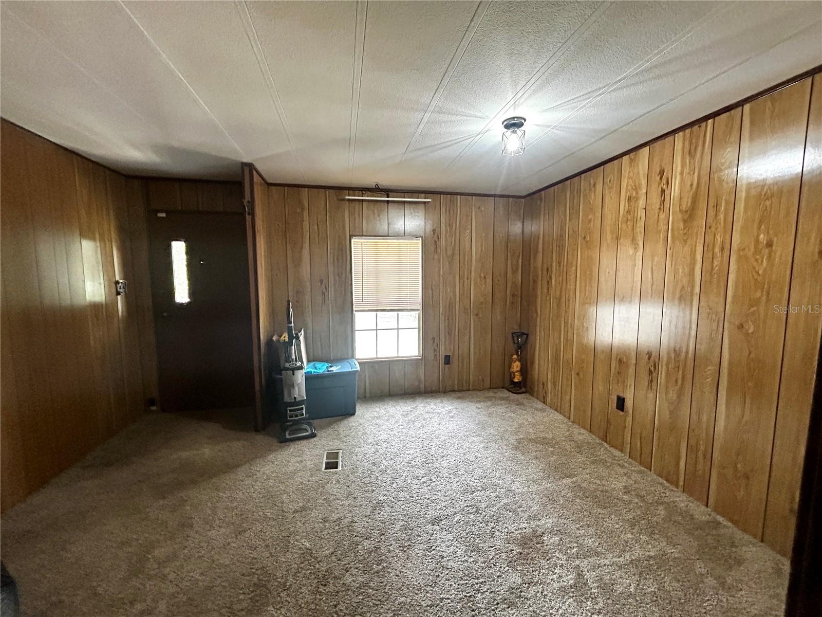 Image 5 of 21 For 8303 Dunnellon Road