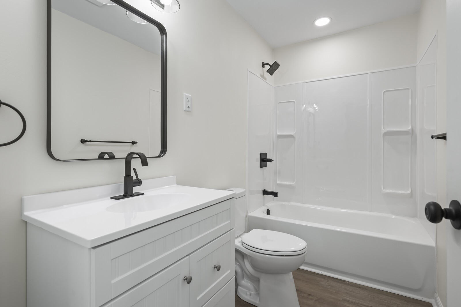 Image 16 of 39 For 6448 111th Place