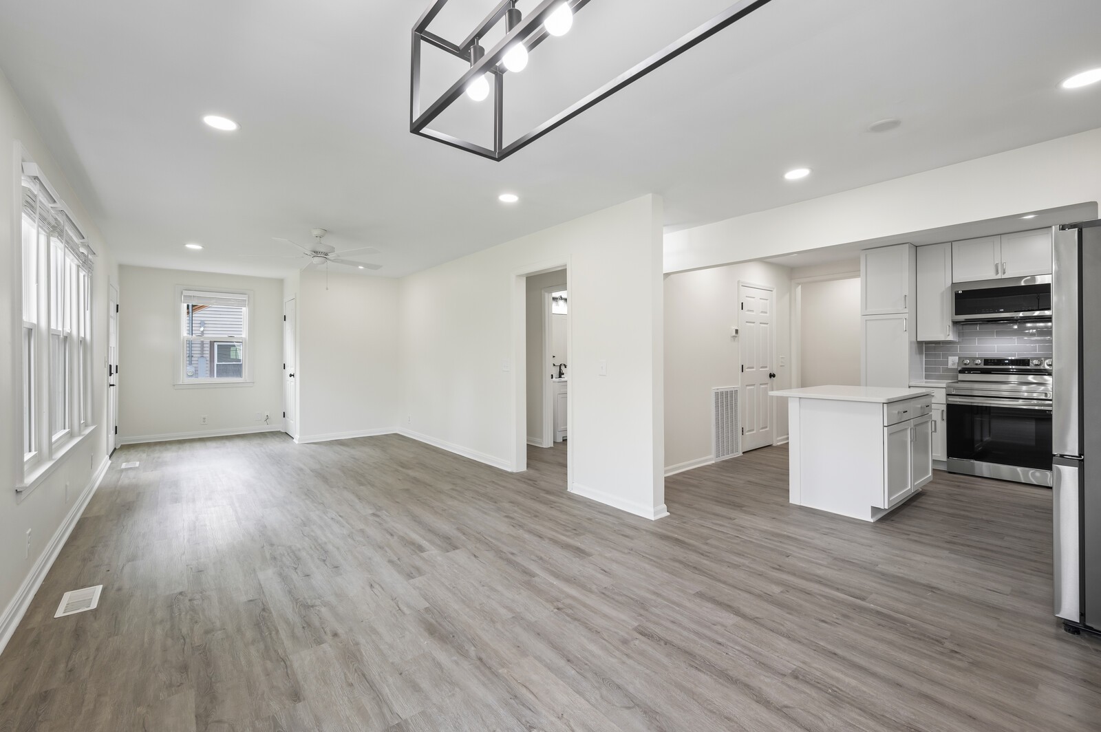 Image 6 of 39 For 6448 111th Place