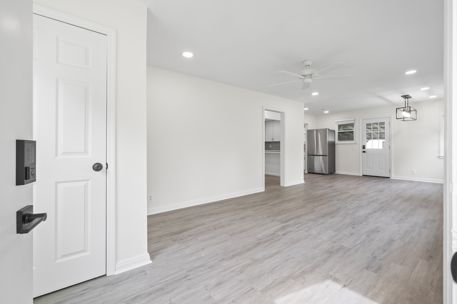 Image 7 of 39 For 6448 111th Place