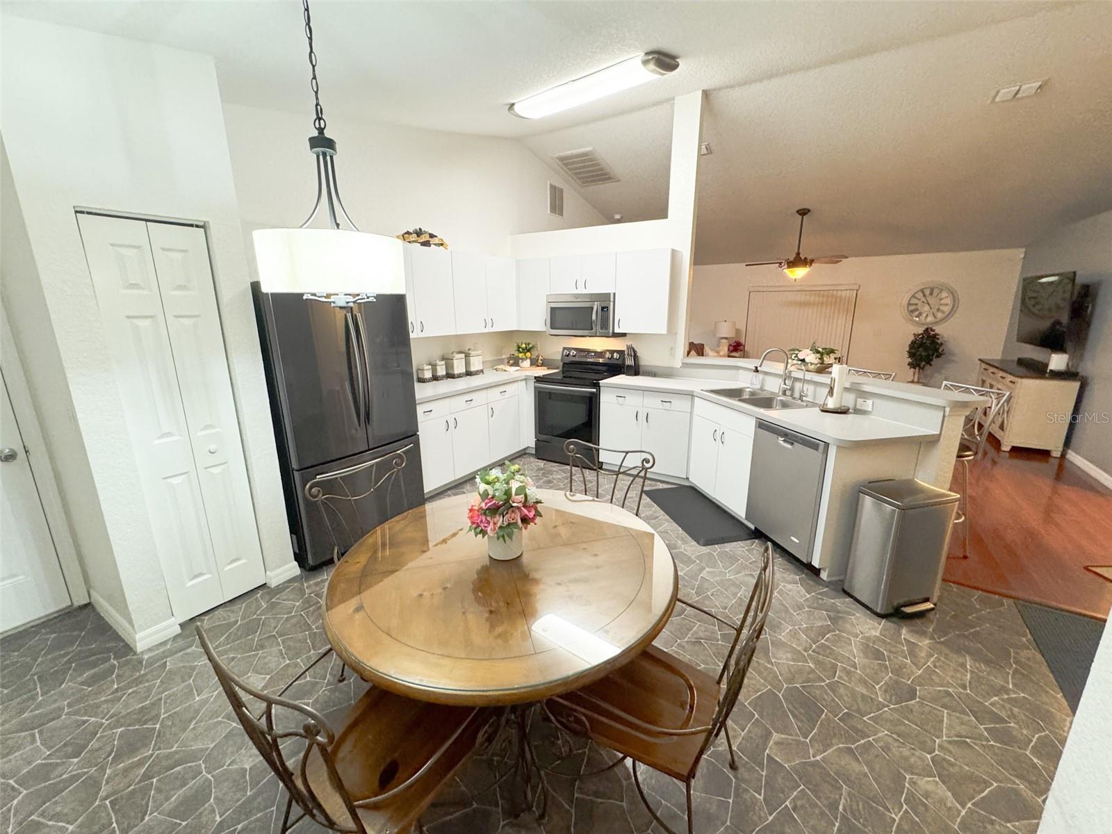 Image 4 of 39 For 5263 62nd Avenue Nw