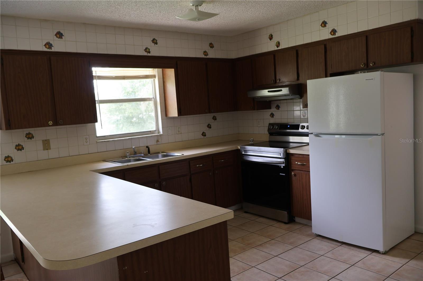 Image 6 of 49 For 606 Water Road