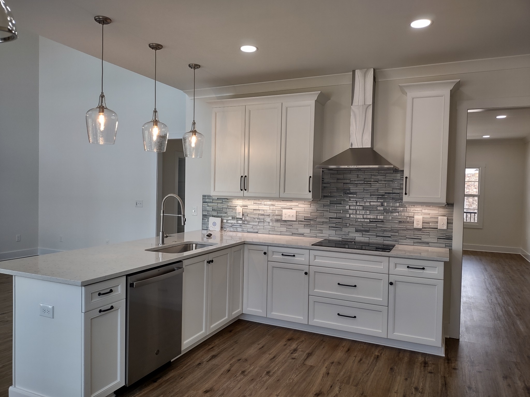 Image 3 of 34 For 4742 88th Street