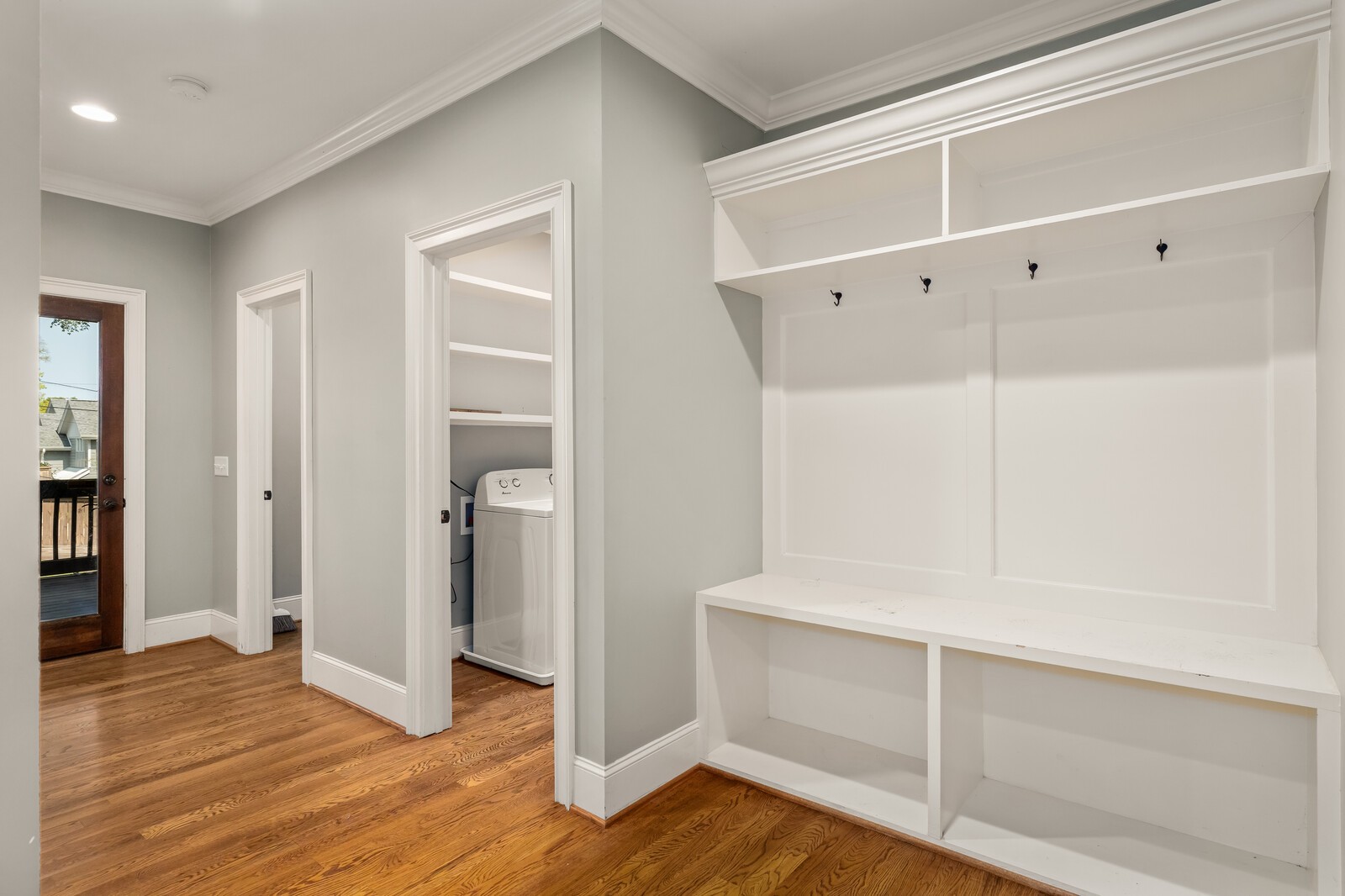 Listing photo id 17 for 11758 Memorial Drive