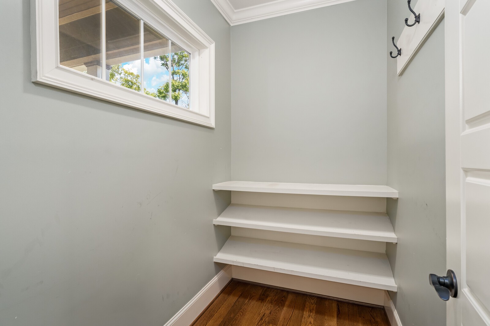 Listing photo id 19 for 11758 Memorial Drive
