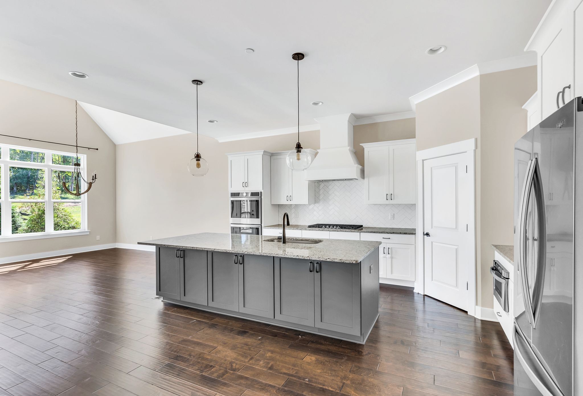 Listing photo id 11 for 11748 Memorial Drive