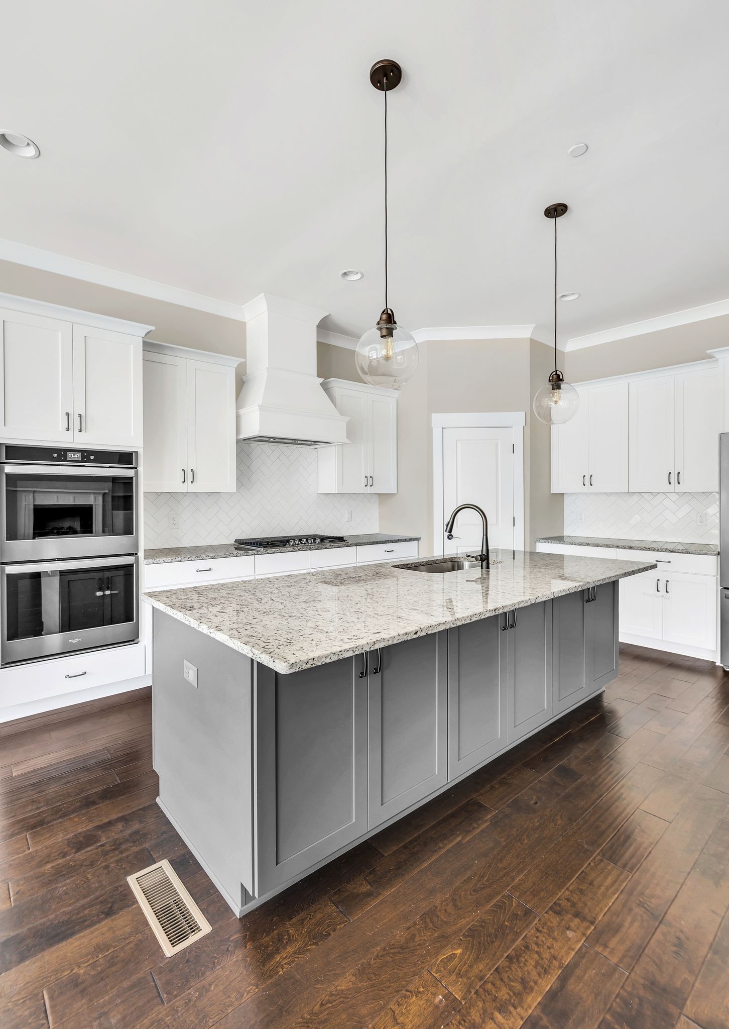 Image 16 of 20 For 11748 Memorial Drive