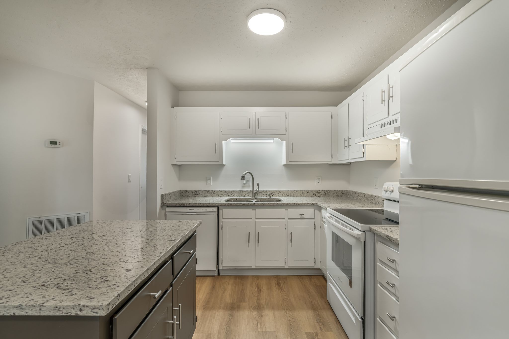Listing photo id 8 for 11766 Memorial Drive