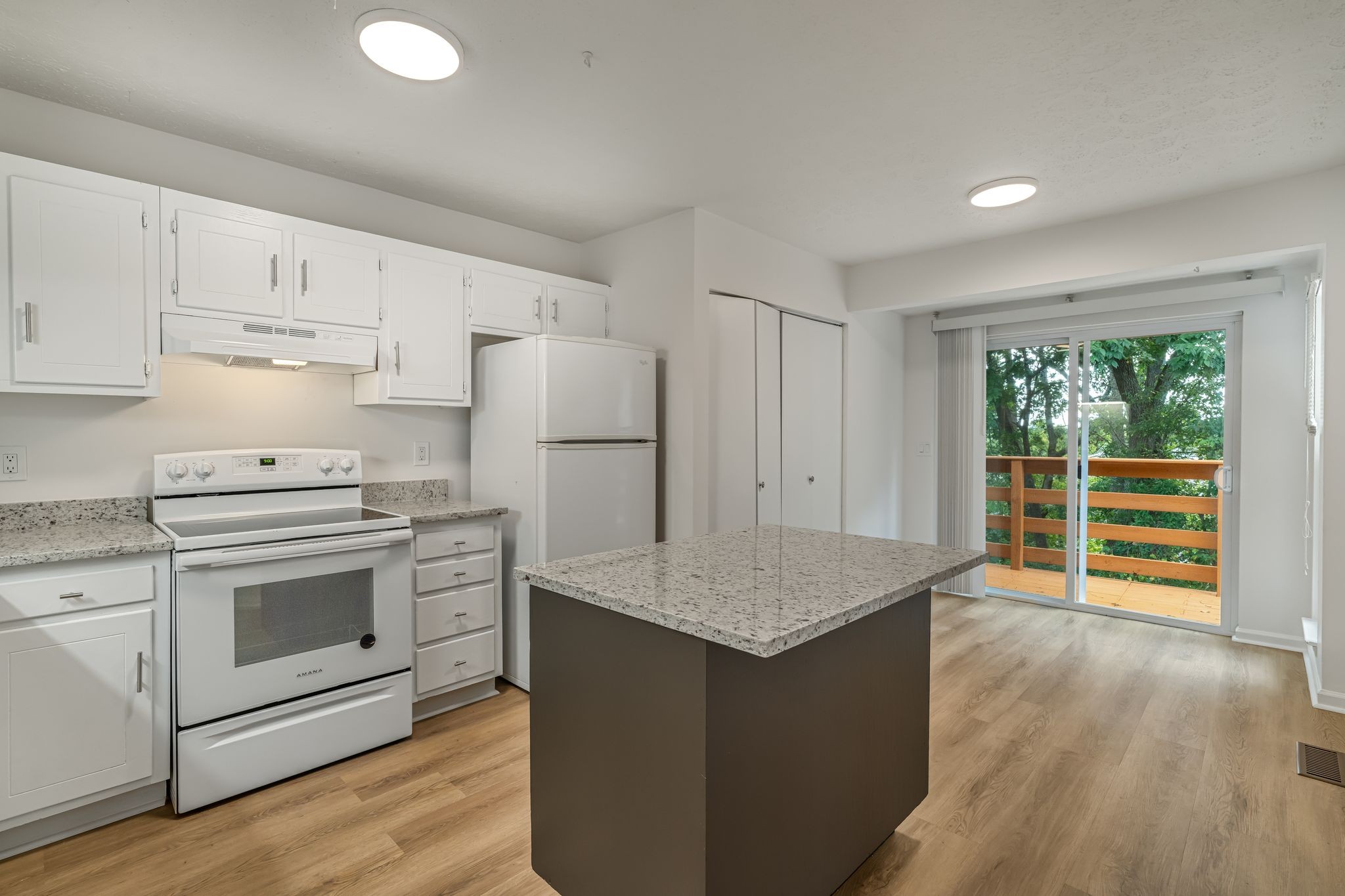Listing photo id 6 for 11766 Memorial Drive