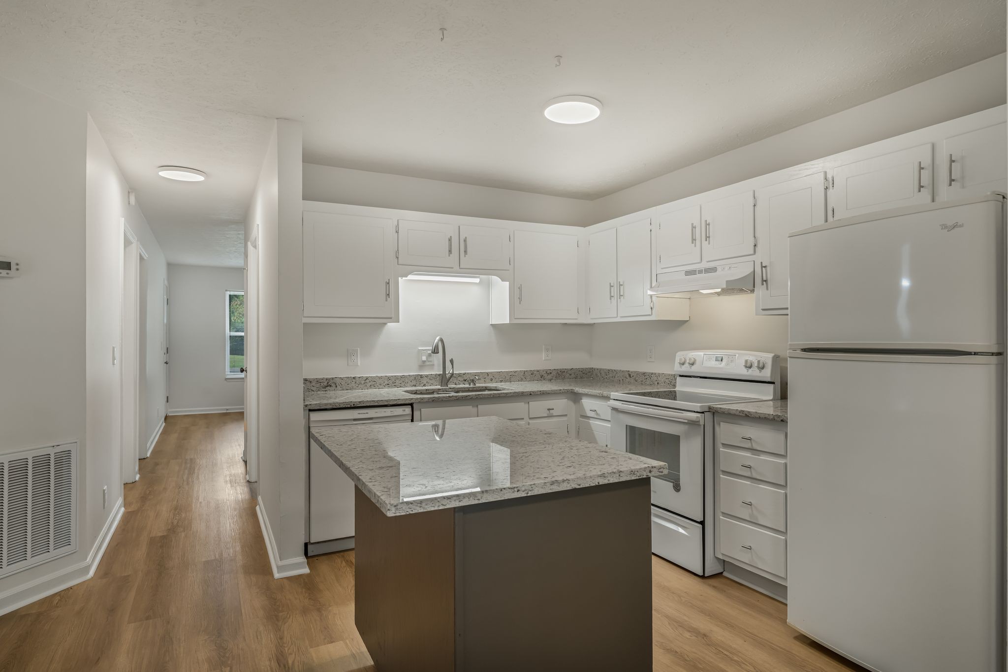 Listing photo id 7 for 11766 Memorial Drive