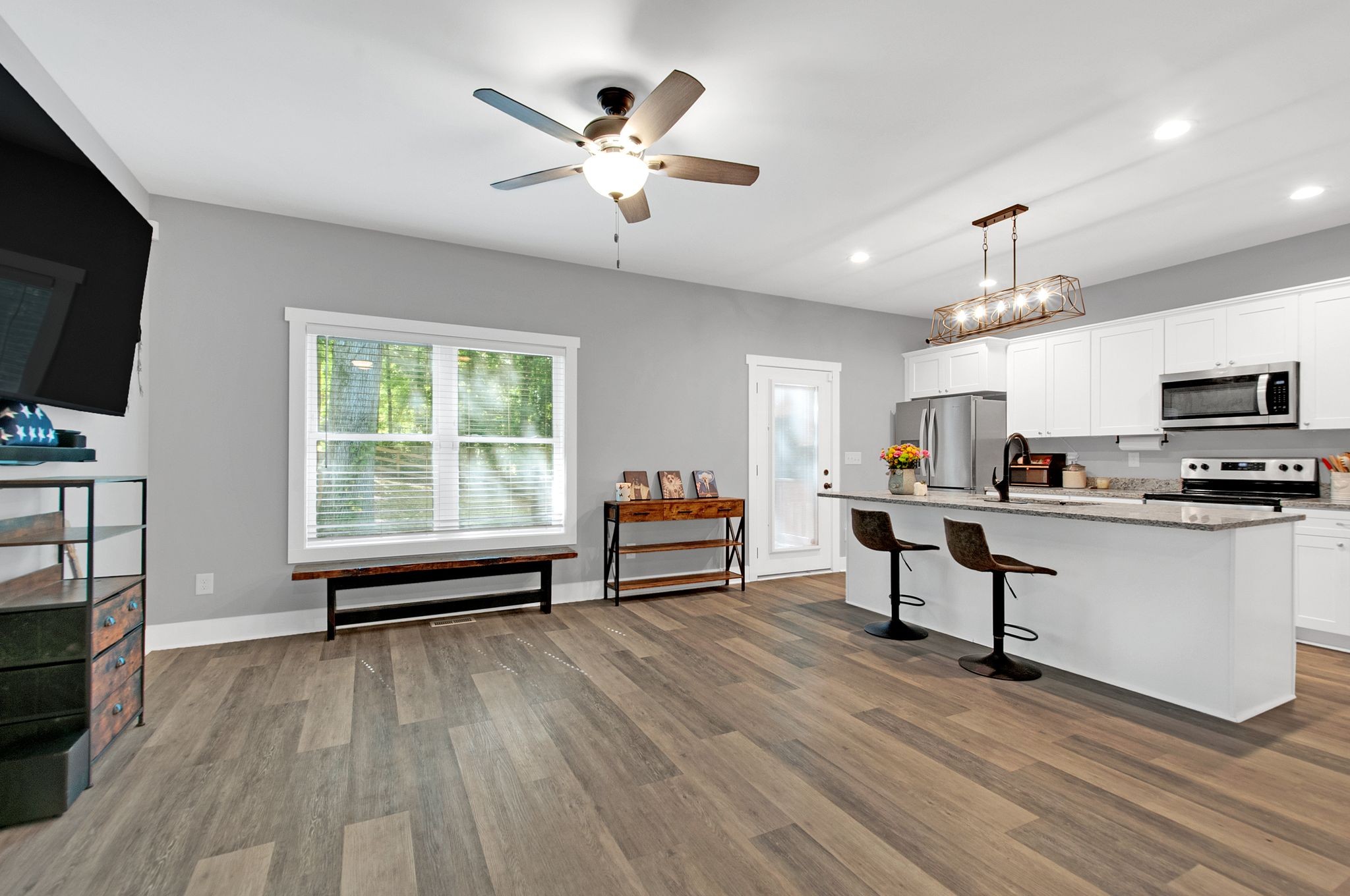 Listing photo id 3 for 11296 Curio Drive