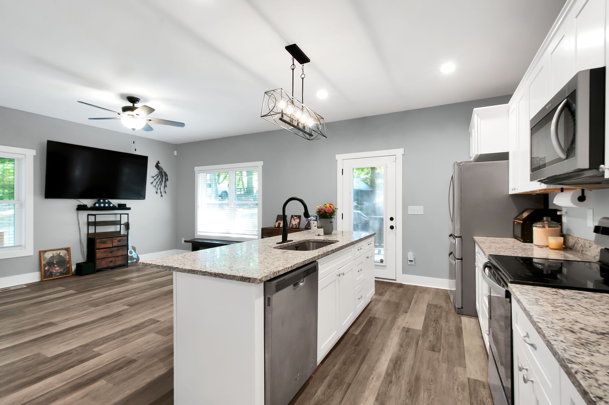 Listing photo id 6 for 11296 Curio Drive