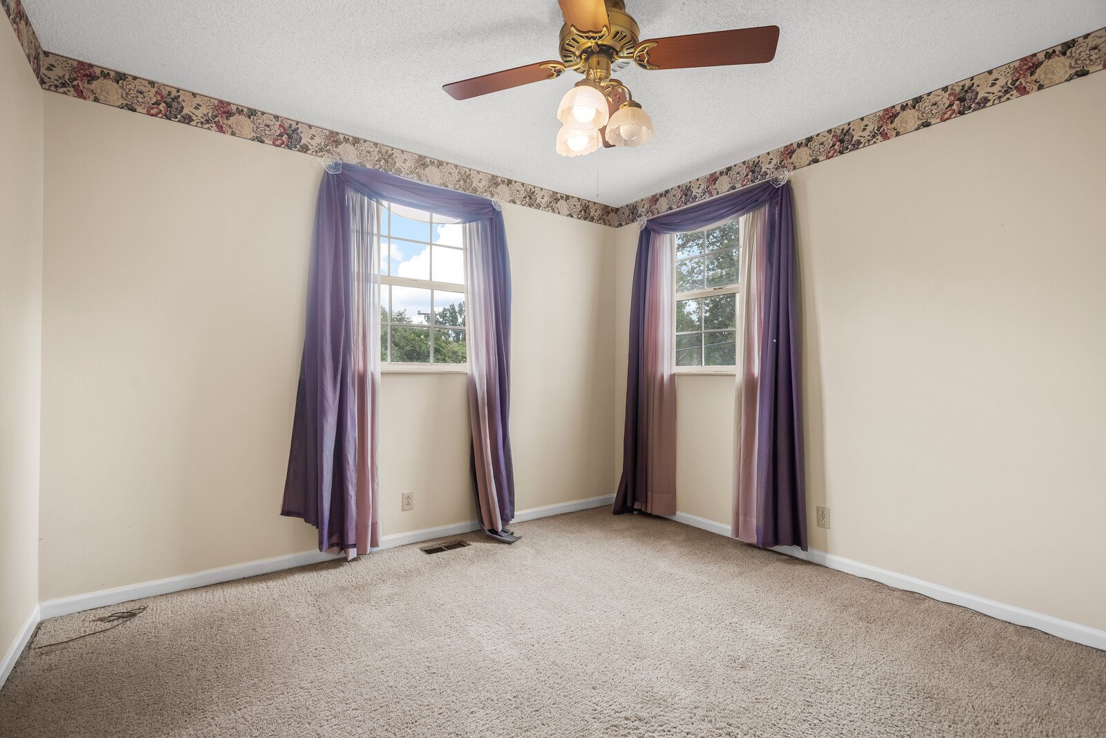 Image 18 of 62 For 9777 63rd Loop