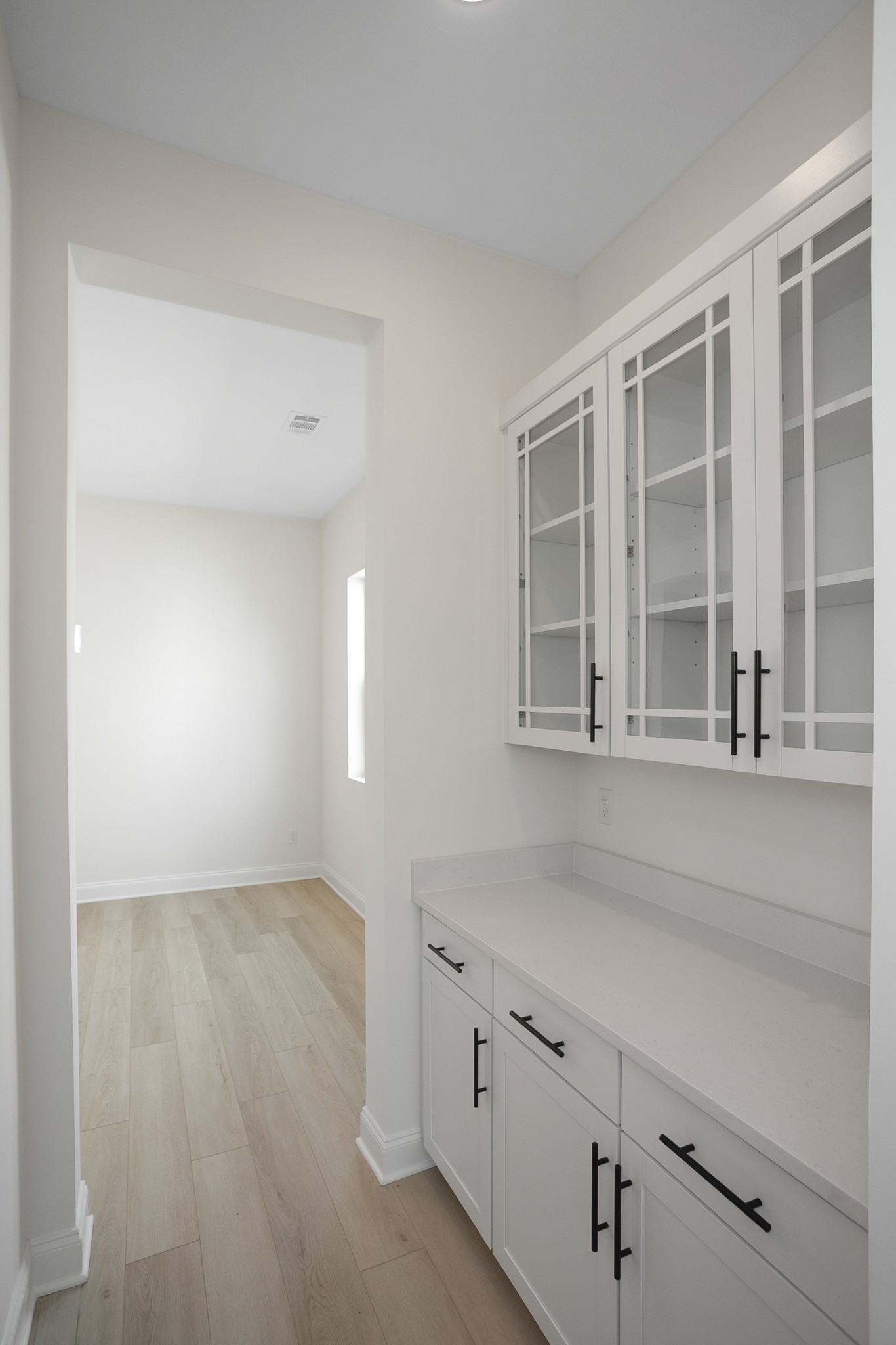 Image 19 of 40 For 3706 Honeylocust Drive