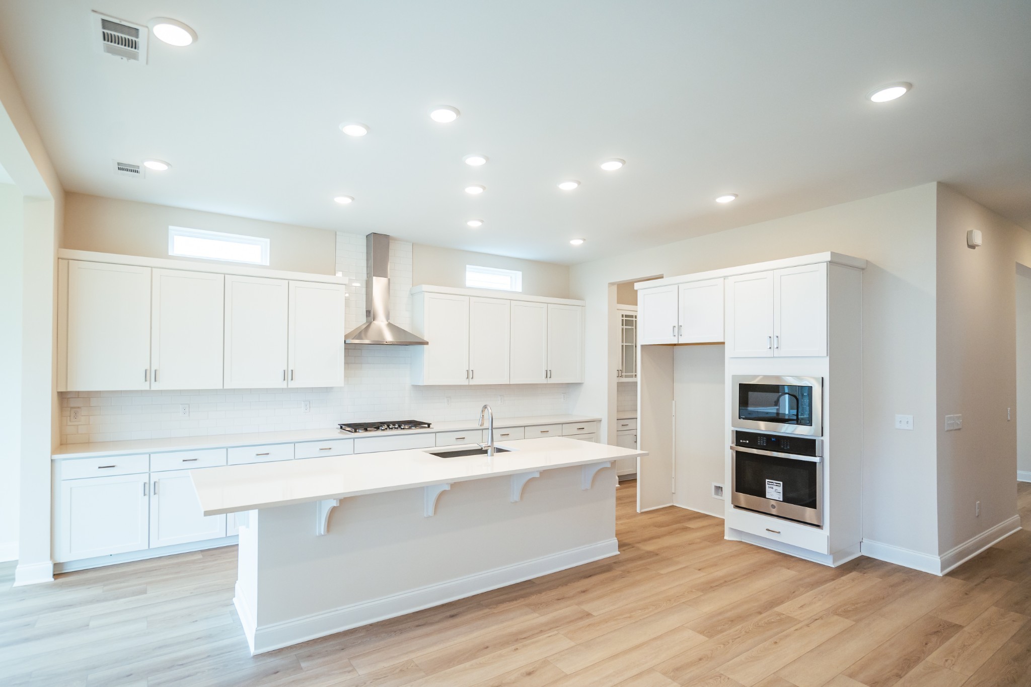 Image 21 of 40 For 3706 Honeylocust Drive