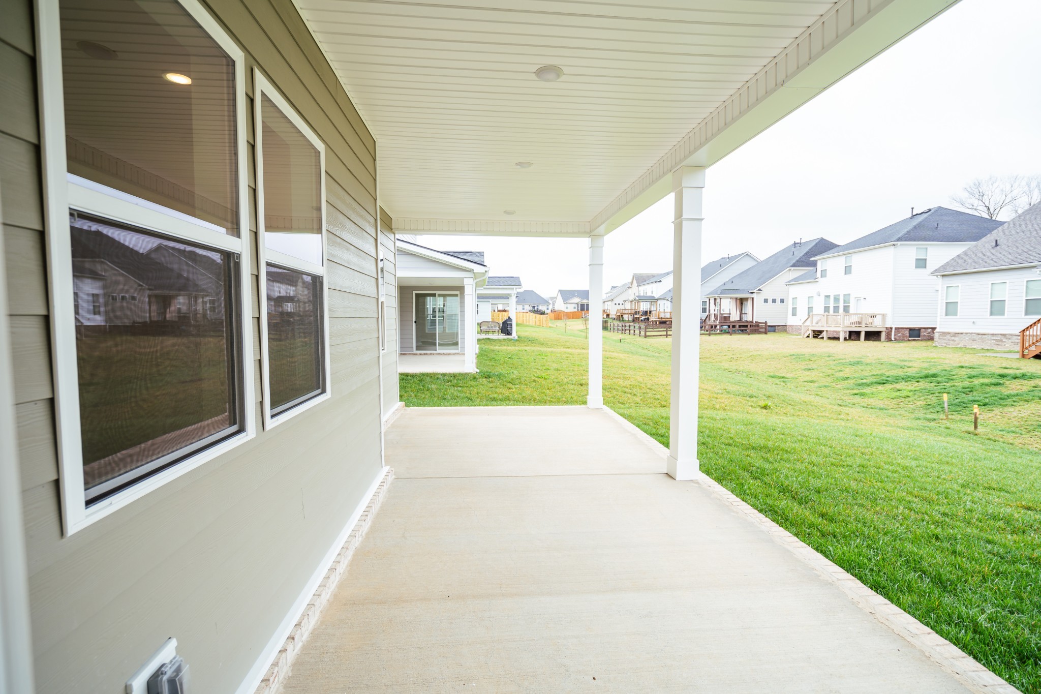 Image 23 of 40 For 3706 Honeylocust Drive