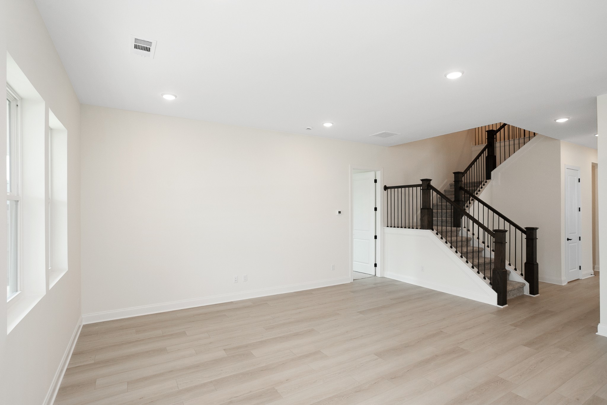 Image 24 of 40 For 3706 Honeylocust Drive