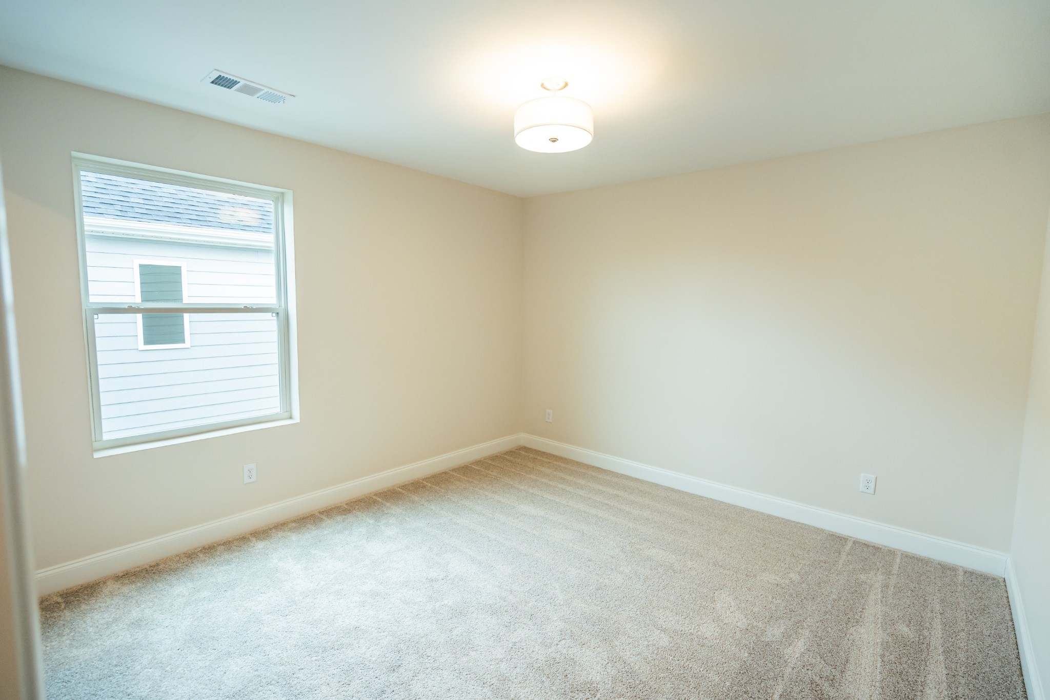 Image 33 of 40 For 3706 Honeylocust Drive