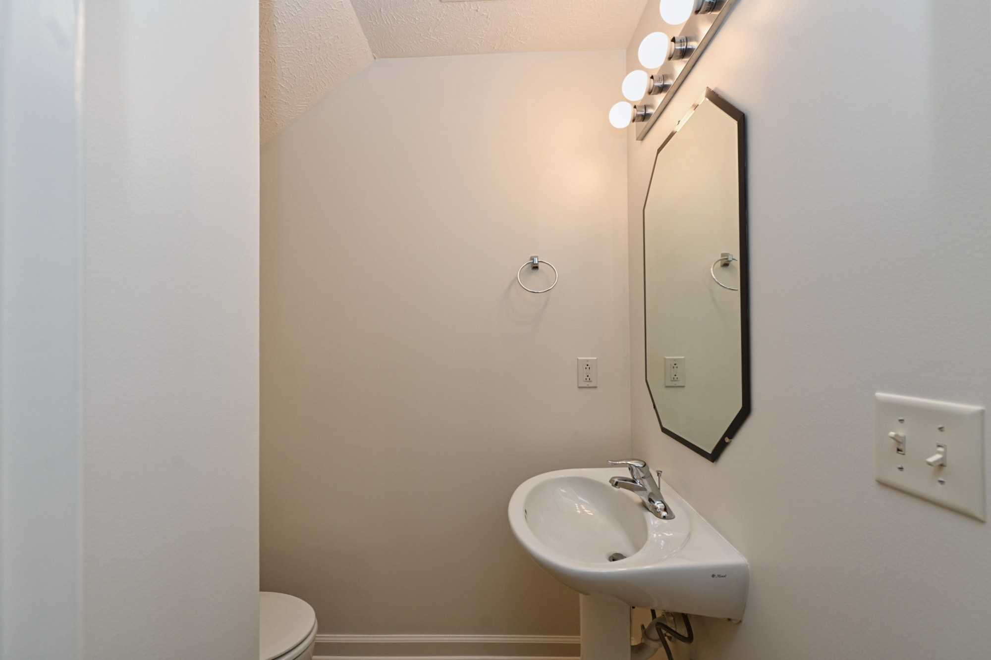 Image 17 of 24 For Lot 422 & 423 Shorewood Drive