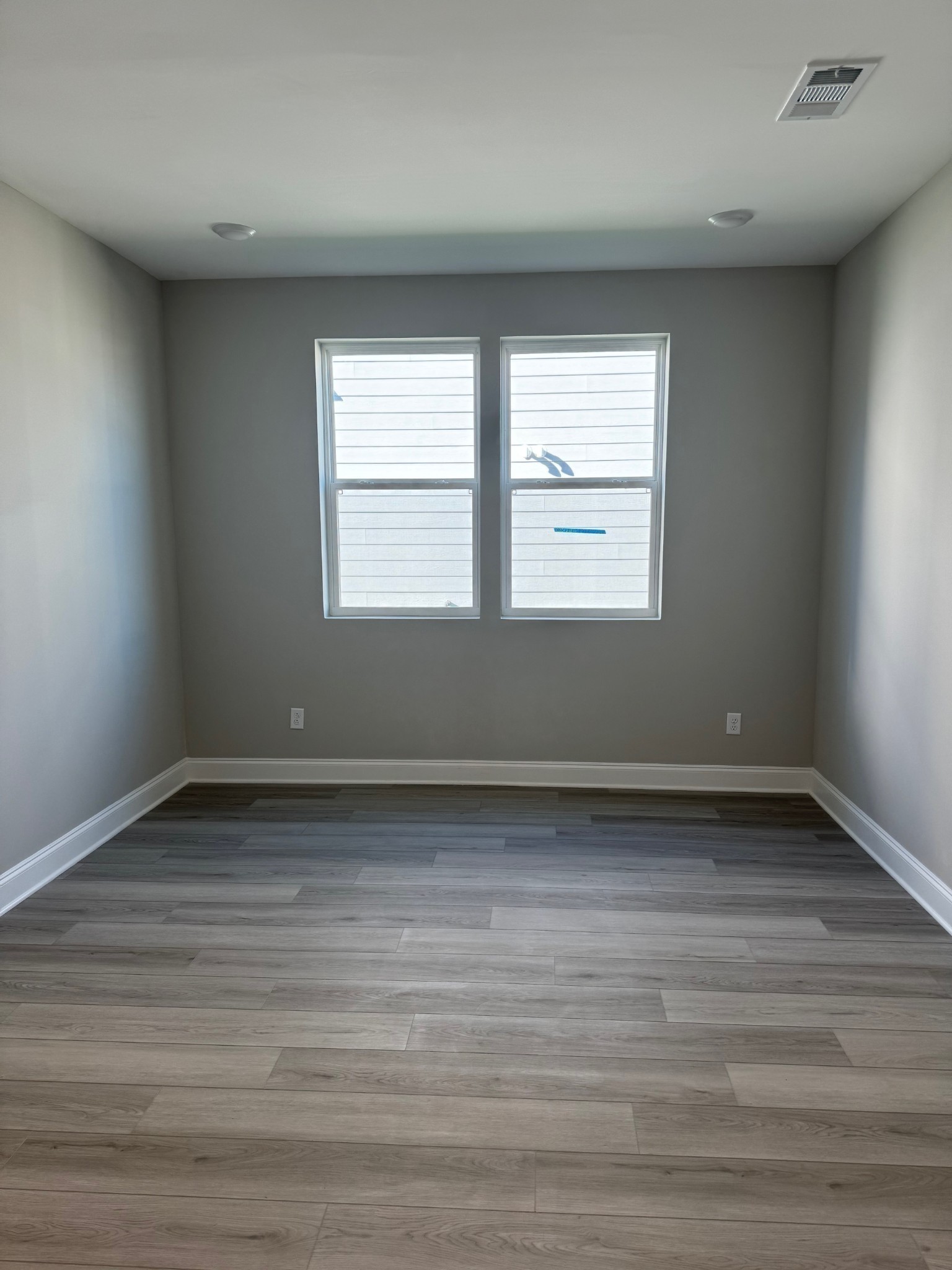 Image 11 of 16 For 4000 6th Avenue