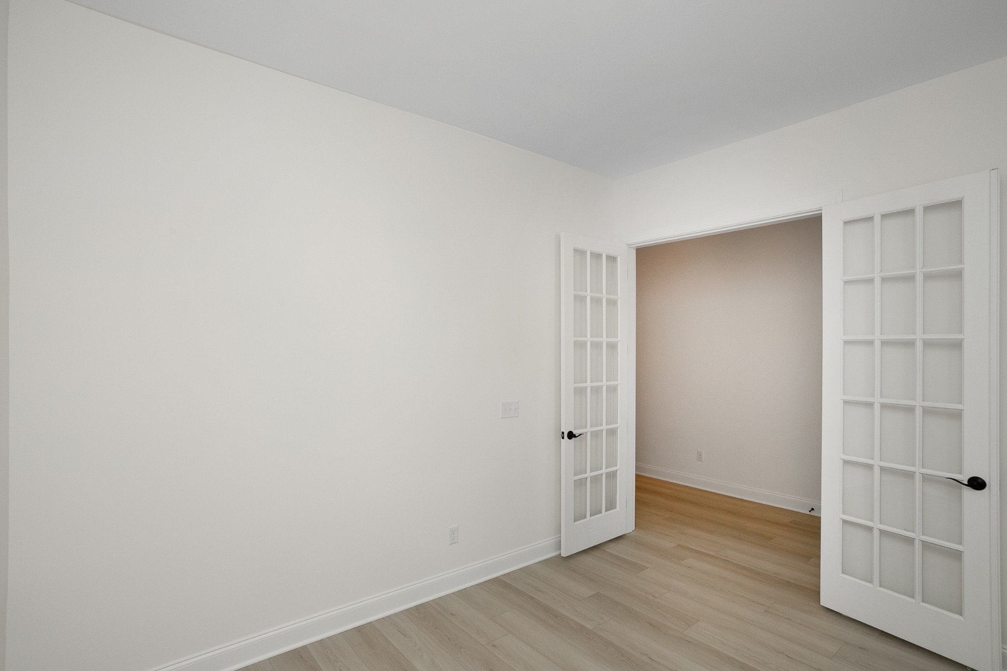 Image 3 of 16 For 6850 192nd Court
