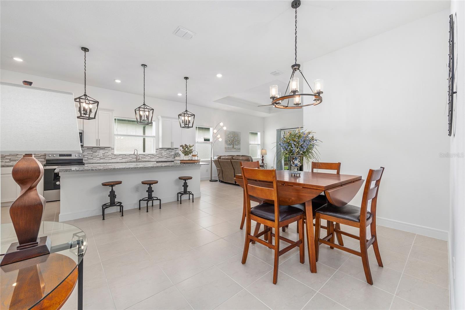 Image 21 of 39 For 8809 61st Loop