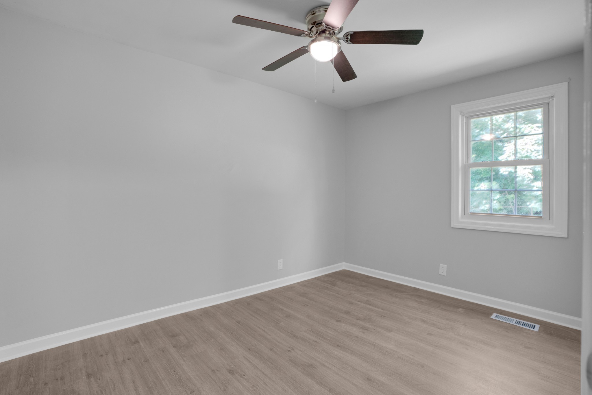 Image 19 of 85 For 402 127th Place