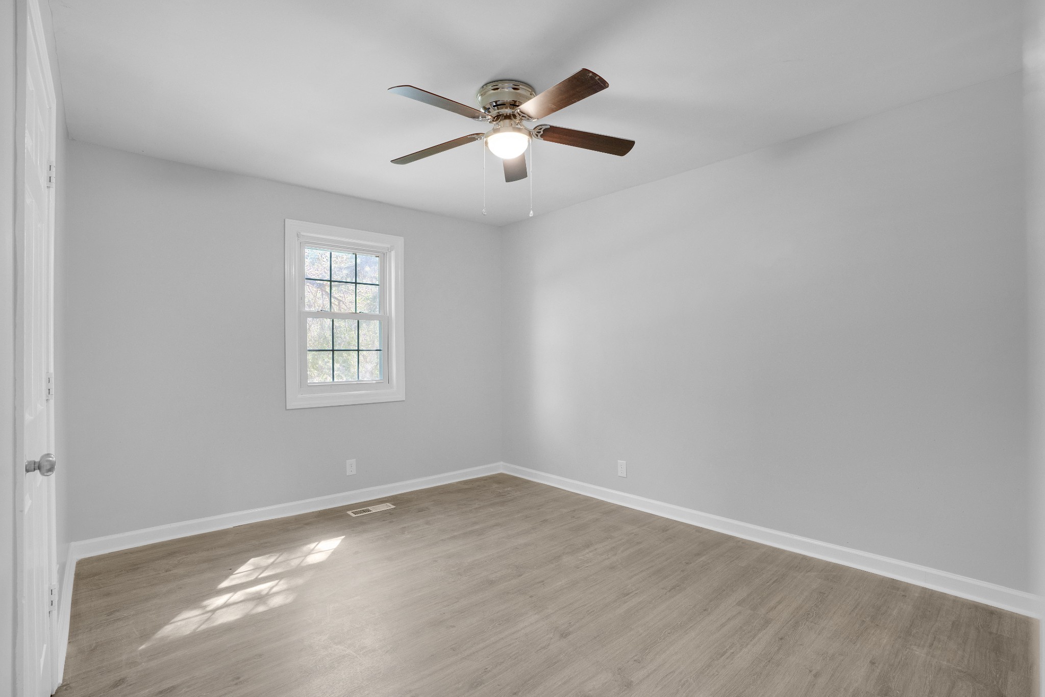 Image 21 of 85 For 402 127th Place