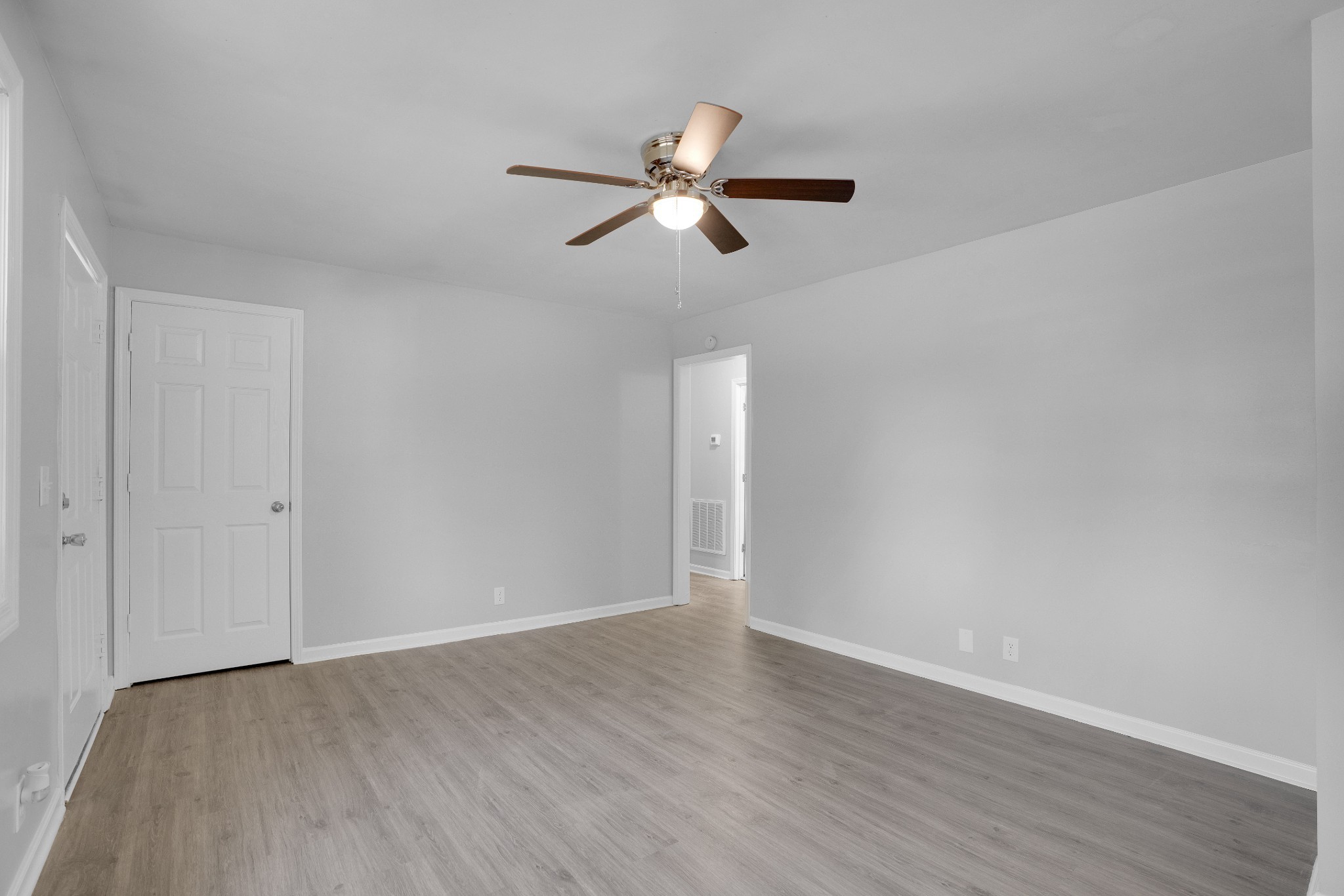 Image 5 of 85 For 402 127th Place