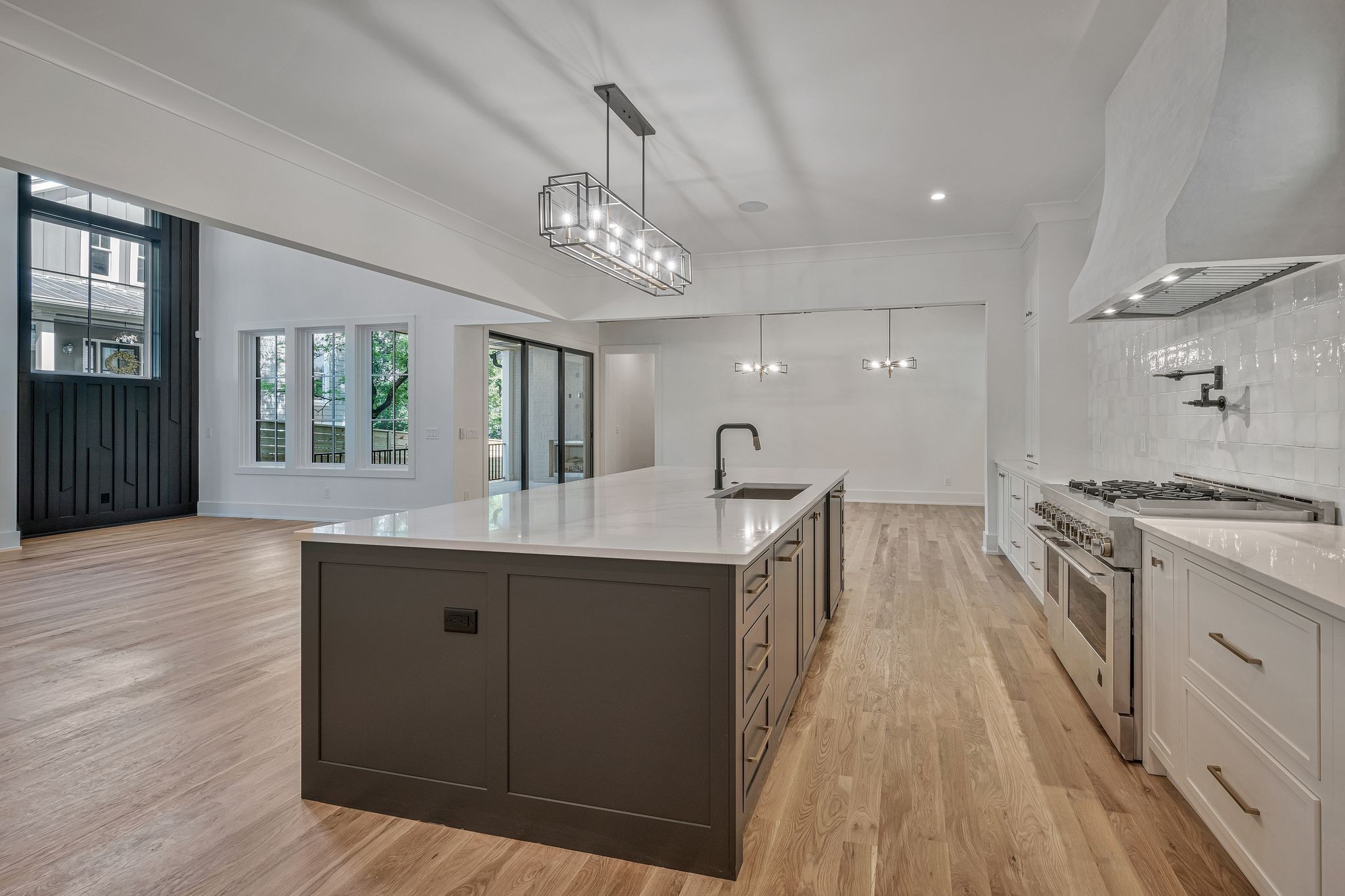 Image 13 of 32 For 9857 13th Court
