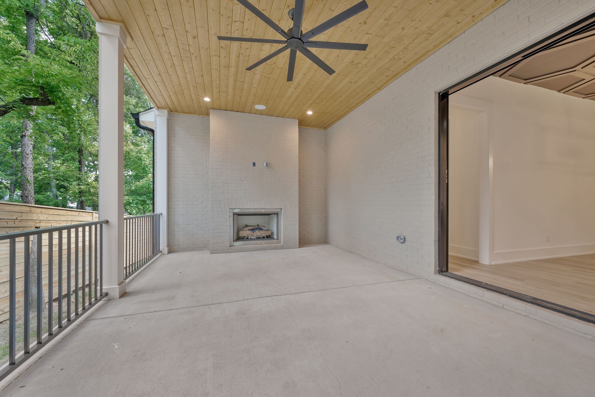 Image 22 of 32 For 9857 13th Court