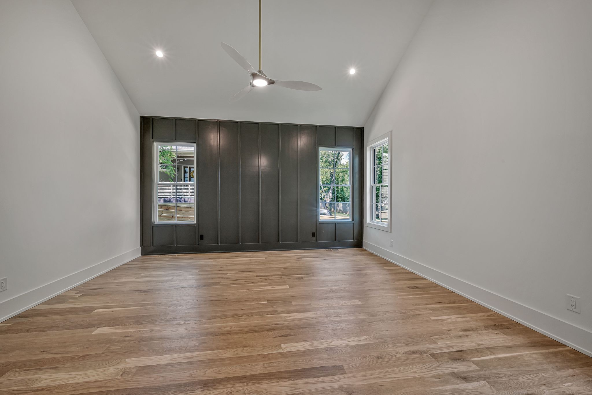 Image 25 of 32 For 9857 13th Court