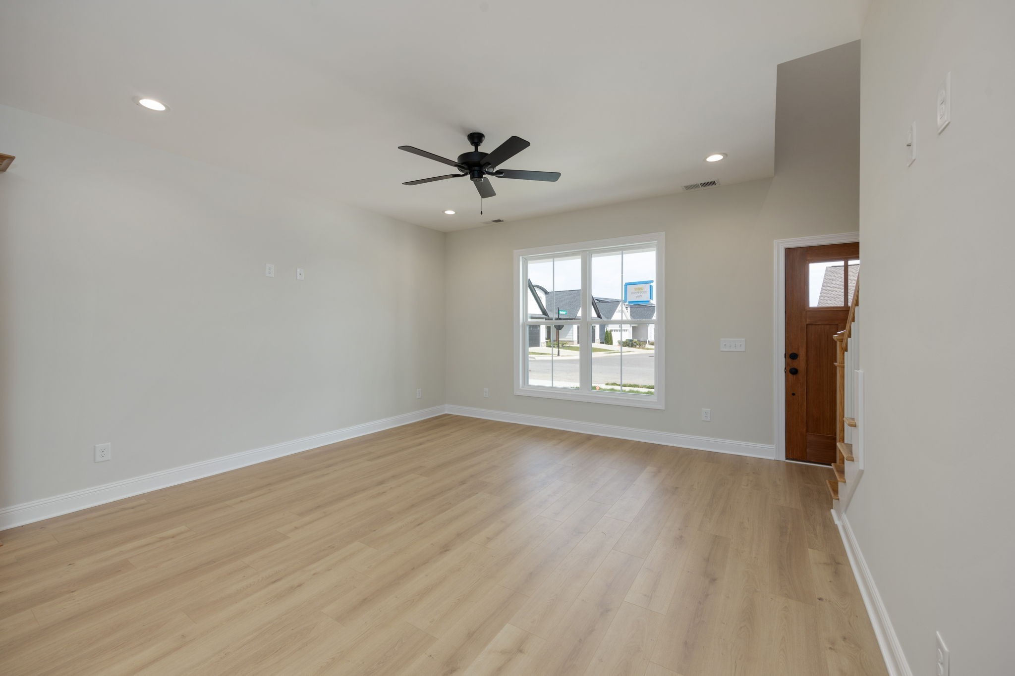 Image 11 of 26 For 5960 Pine Avenue
