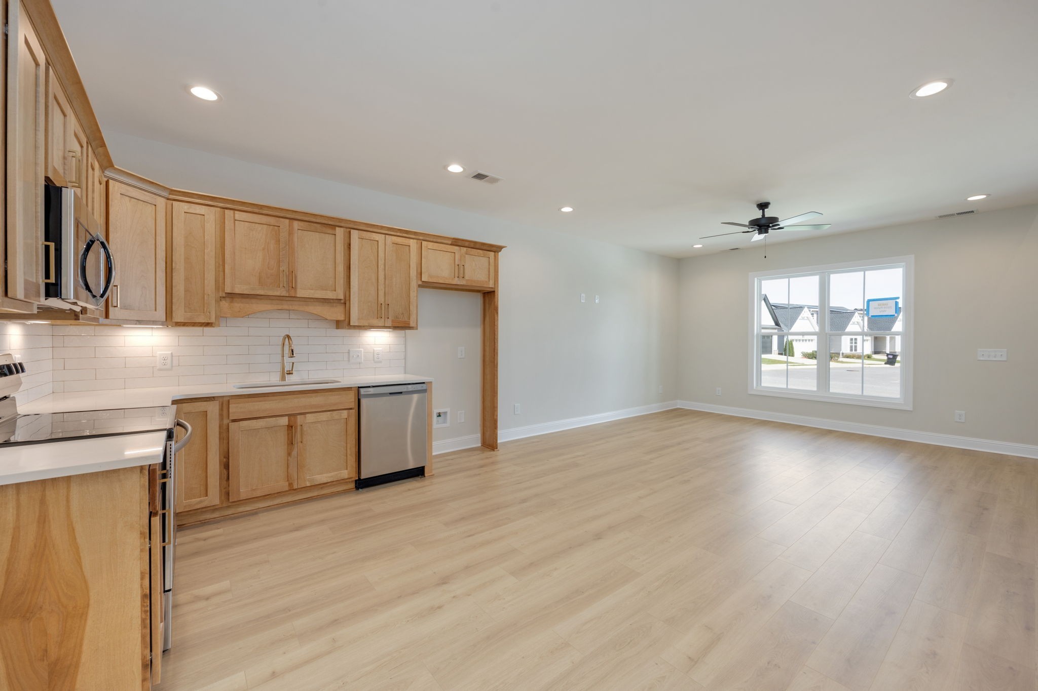 Image 14 of 26 For 5960 Pine Avenue