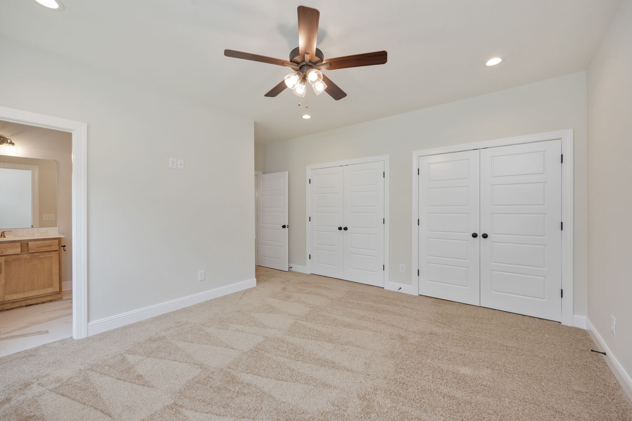 Image 18 of 26 For 5960 Pine Avenue