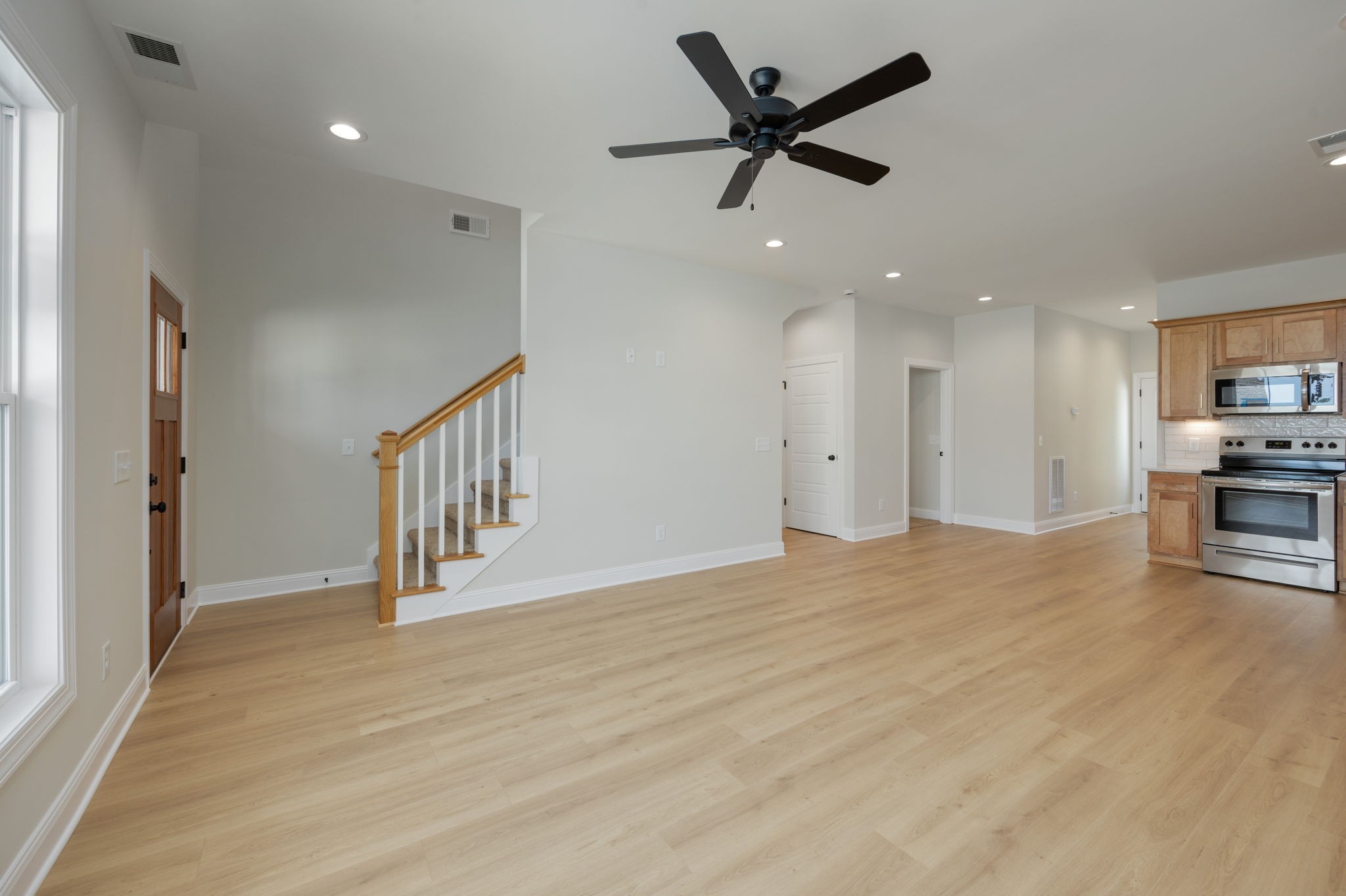 Image 9 of 26 For 5960 Pine Avenue