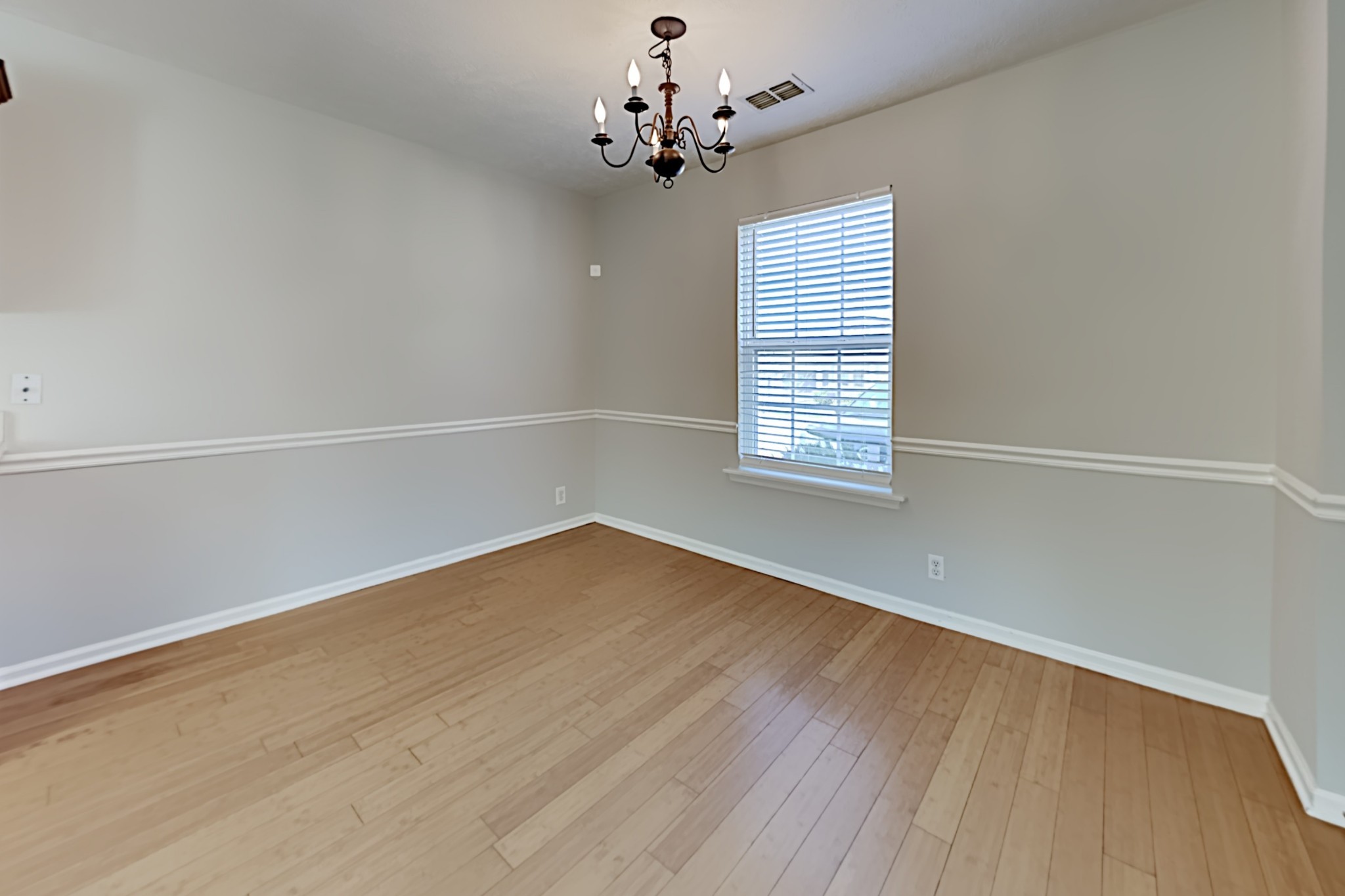 Image 8 of 34 For 12235 100th Avenue