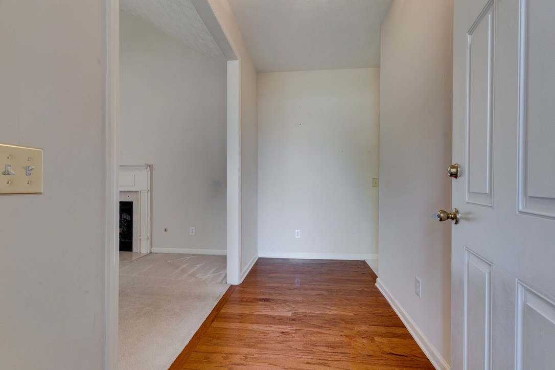 Listing photo id 0 for 420-420 Mills Street 35