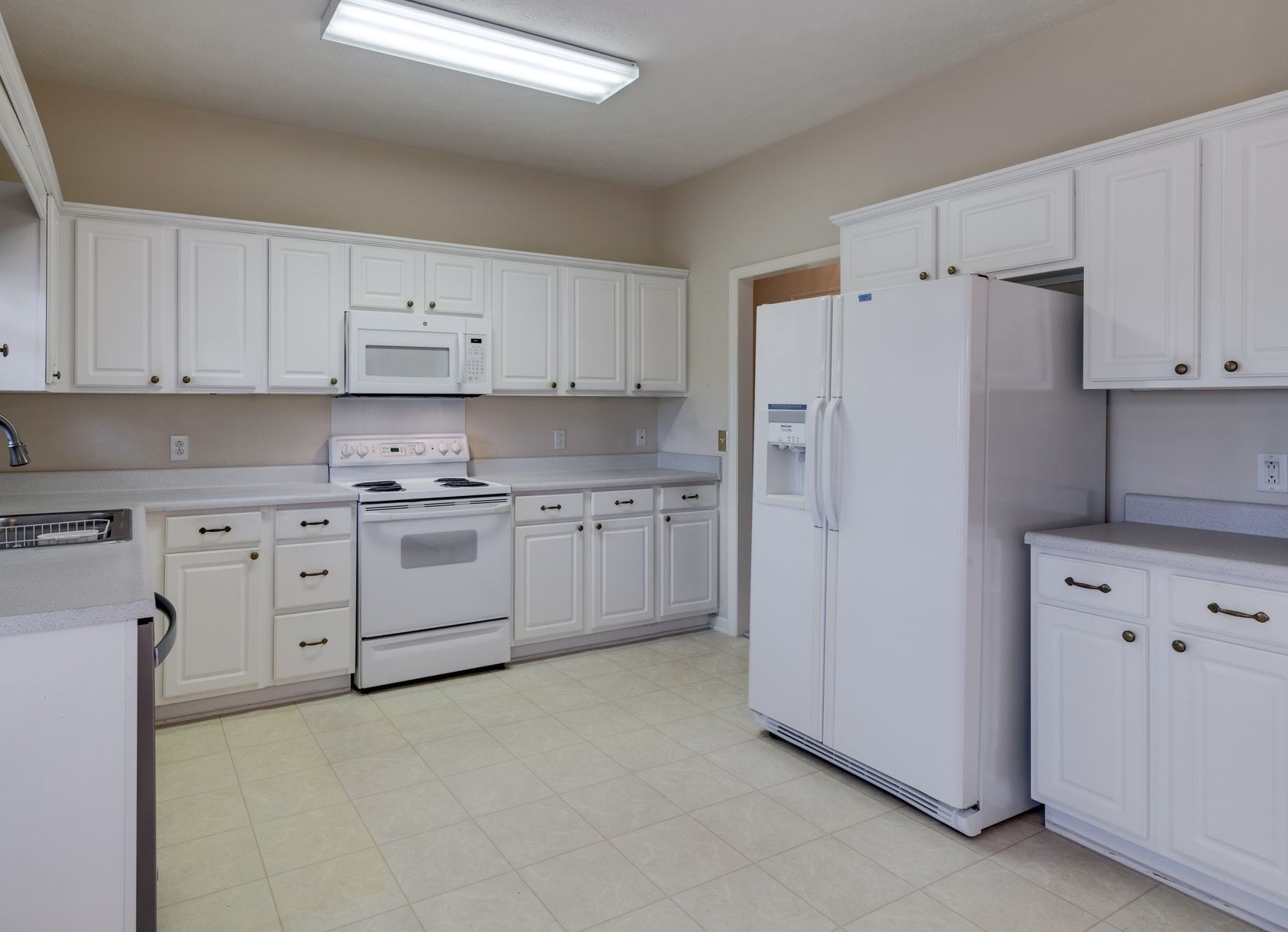 Listing photo id 6 for 420-420 Mills Street 35