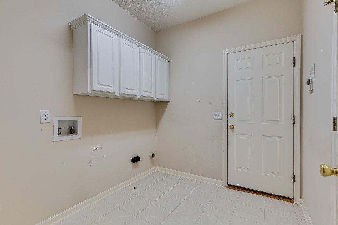 Listing photo id 7 for 420-420 Mills Street 35