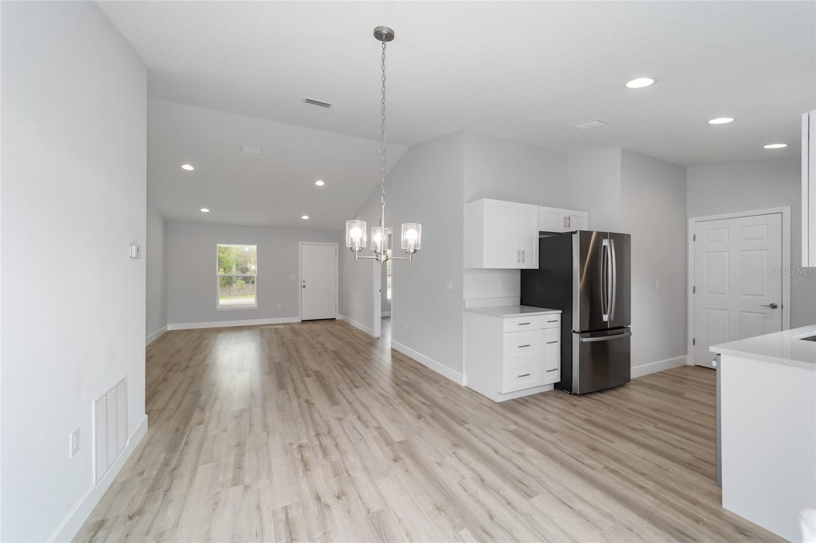 Image 20 of 38 For 13345 106 Street
