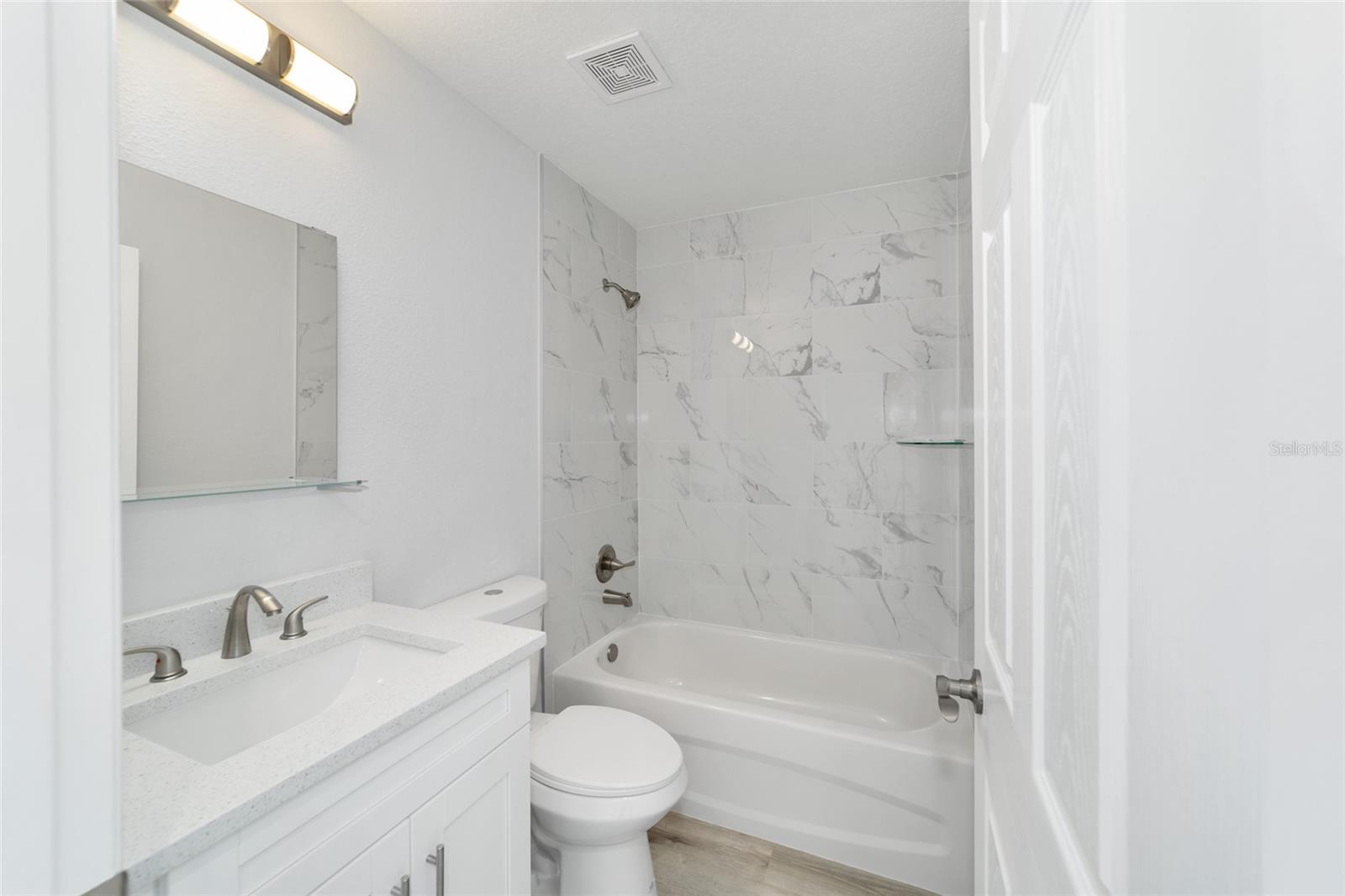 Image 33 of 38 For 13345 106 Street