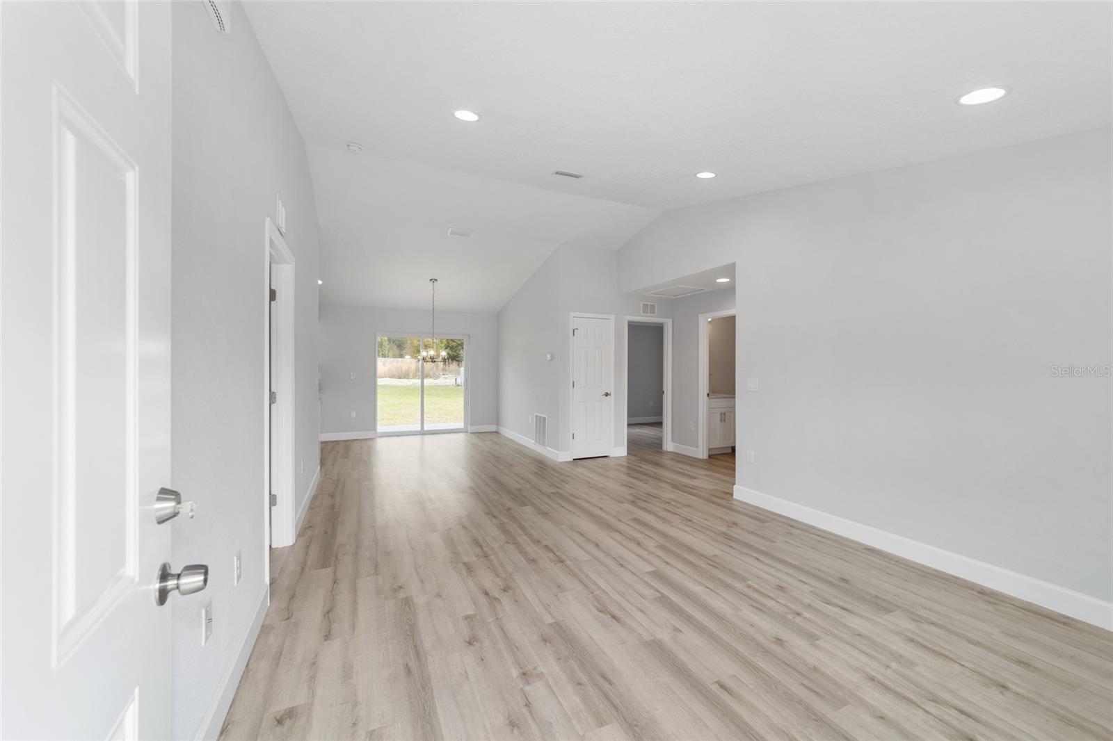Image 10 of 36 For 15424 27 Lane