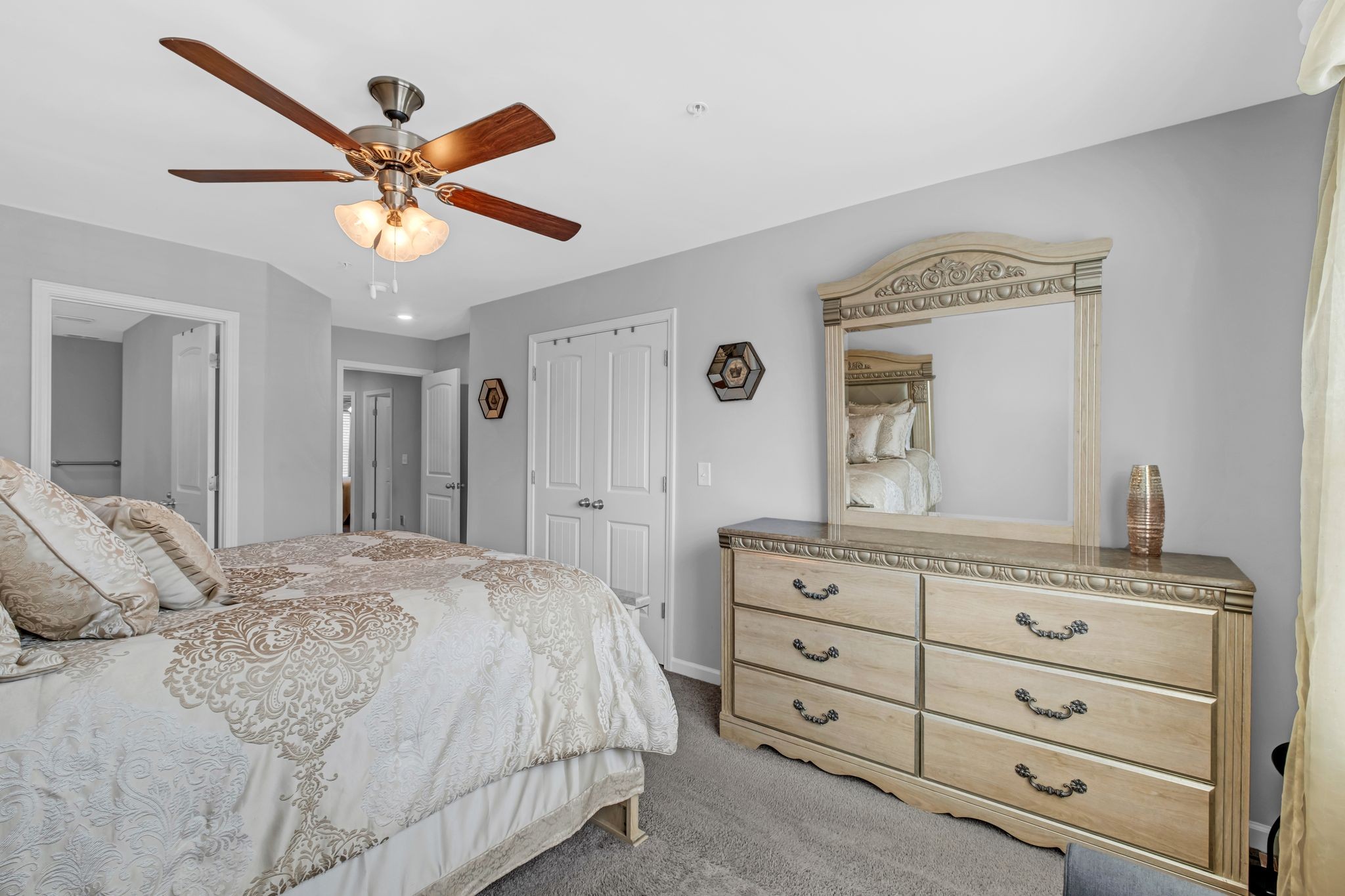 Image 18 of 19 For 4643 32nd Place