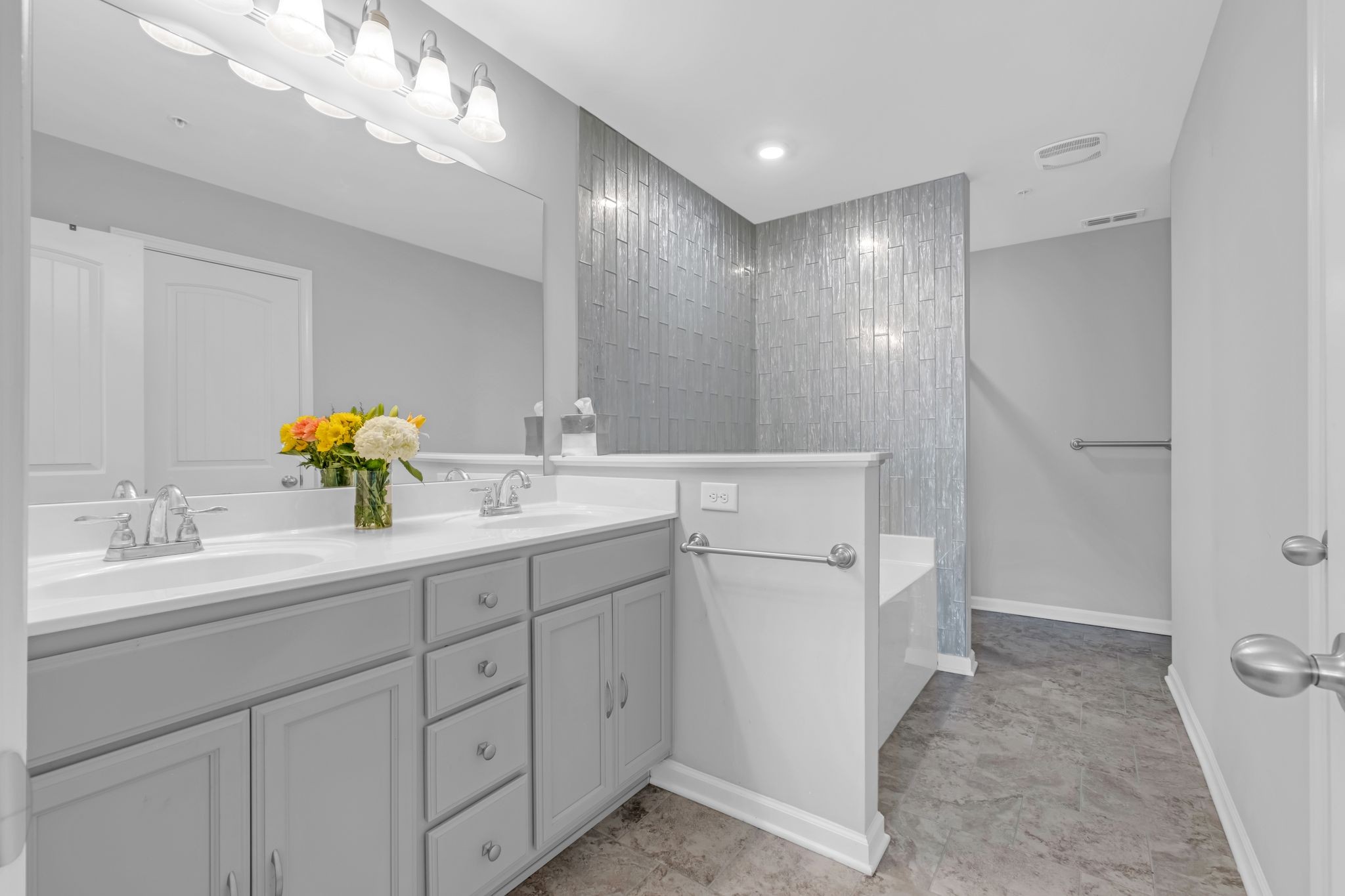 Image 19 of 19 For 4643 32nd Place