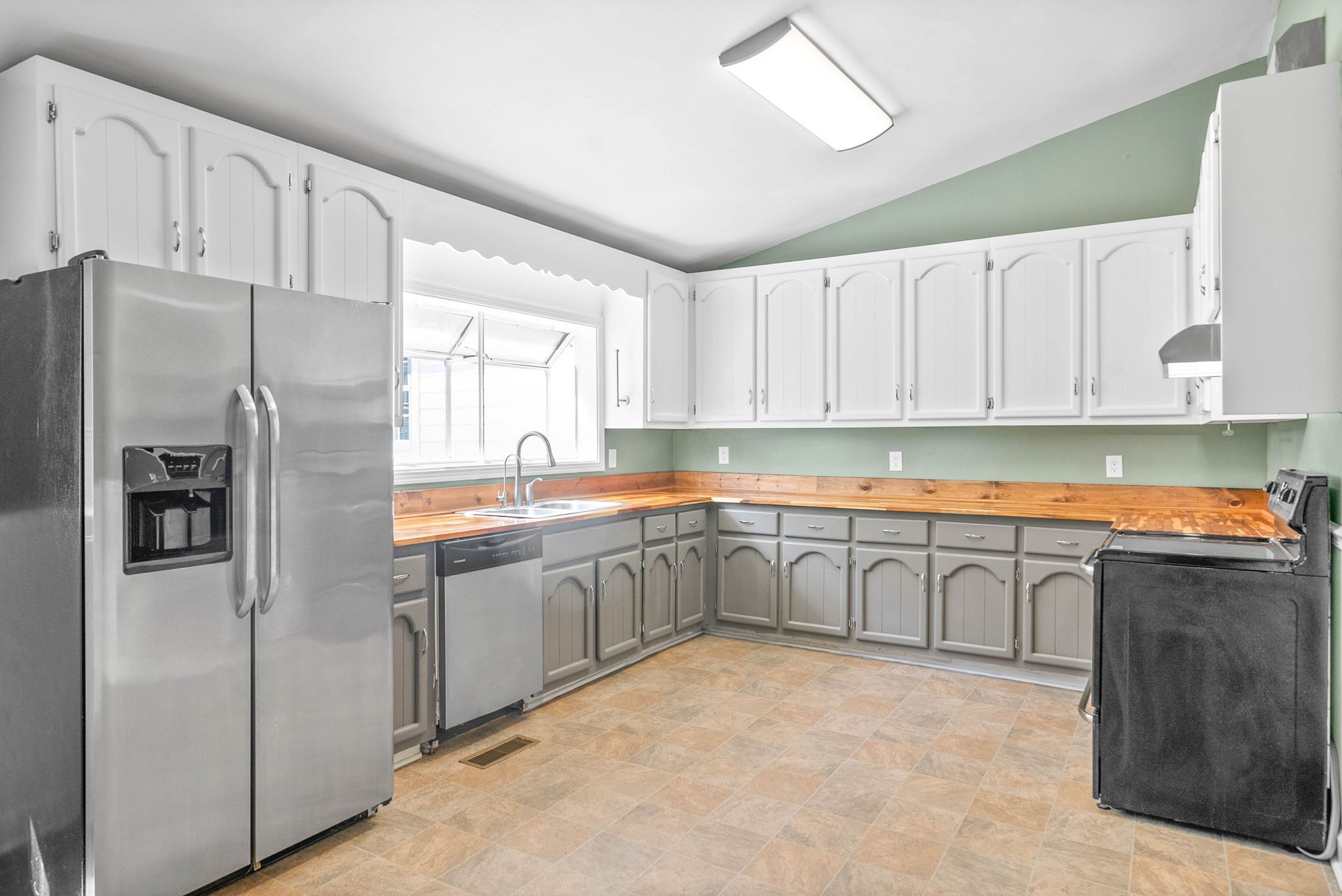 Image 15 of 37 For 2693 147 Terrace