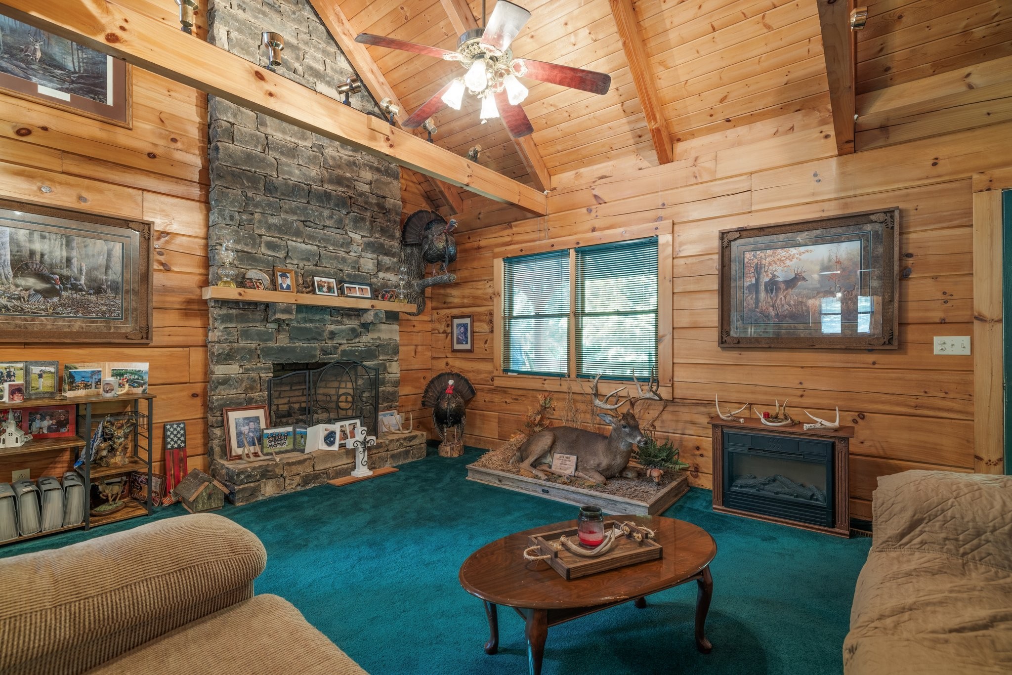 Listing photo id 9 for 6471 Khyber Avenue