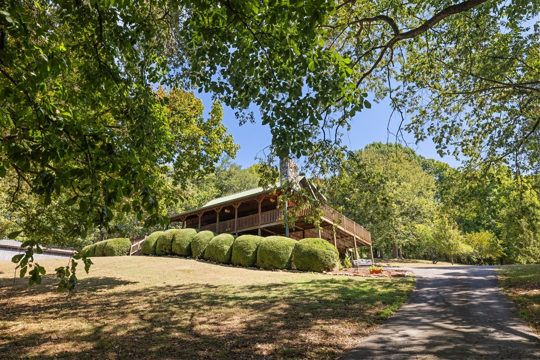 Listing photo id 0 for 6471 Khyber Avenue