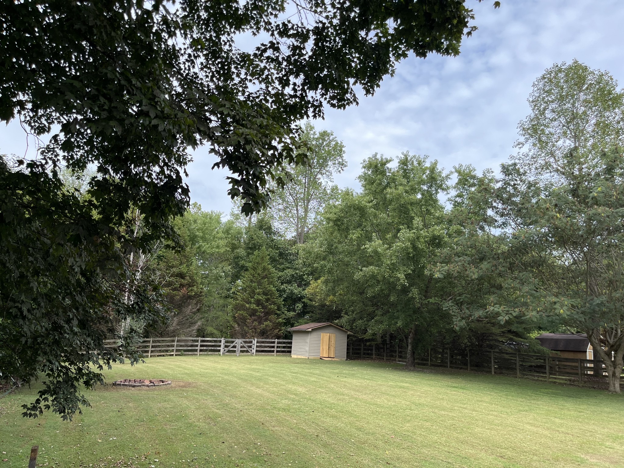 Listing photo id 19 for 5251 180th Avenue Road
