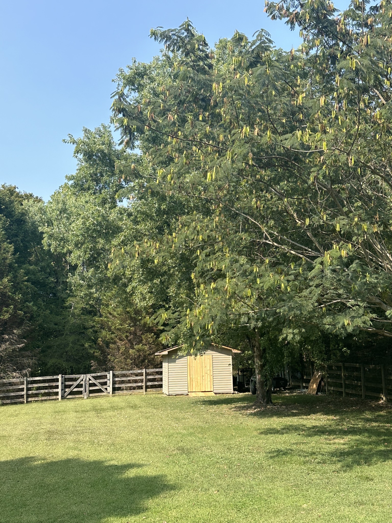 Listing photo id 25 for 5251 180th Avenue Road